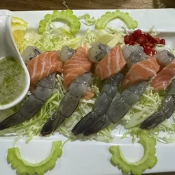 แซลมอนพันกุ้ง