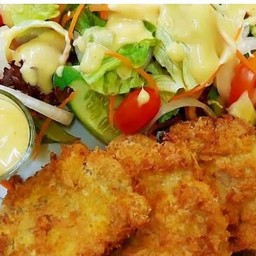 สลัดหมูทอด