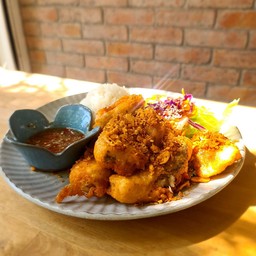 ข้าวปลากะพงพริกเกลือ