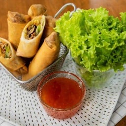 สั่งหน่อยอร่อยนะ by.family
