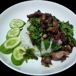 กะเพราหมูแดดเดียว