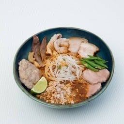 Nooze Nooze ก๋วยเตี๋ยวต้มยำ -