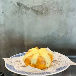 ขนมปังเนยกระเทียมครีมชีส