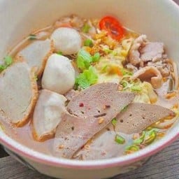 ก๋วยเตี๋ยวหมูต้มยำ ลูกโกตี๋ วัดกู้ 345FC แยกบางคูวัด
