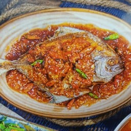 ปลาจาระเม็ดดำทอดราดพริกอึกทึก