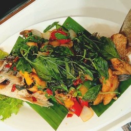 ปลาเก๋าทอดสามรส