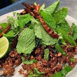 ลาบหมูทอด