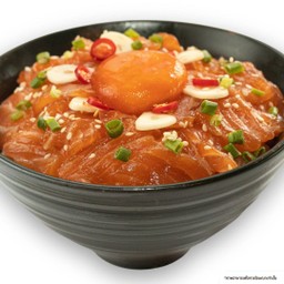 ข้าวหน้าแซลมอนดอง