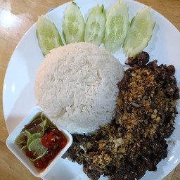 ข้าวเนื้อกระเทียม