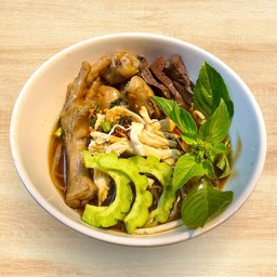 ก๋วยเตี๋ยวไก่มะระ
