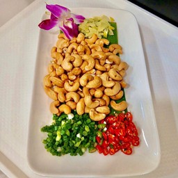 ยำเม็ดมะม่วง