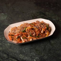 ผัดวุ้นเส้นหมูสไตล์เกาหลี (จับแช)