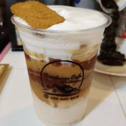 Painthouse Cafe เหมือง