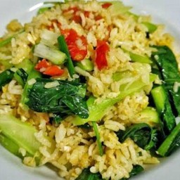 ข้าวผัดคะน้าใส่ไข่