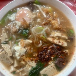 กว๋ยจั๊บญวนใส่ไข่