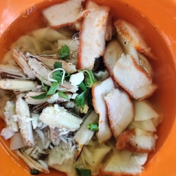 เกี๊ยวปูหมูแดง
