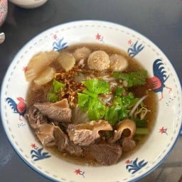 ก๋วยเตี๋ยวหมูตุ๋นต้นก้ามปูมหาสารคาม