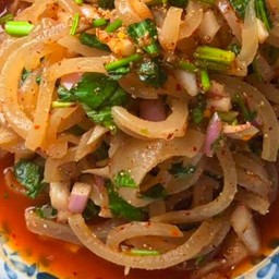 ยำหนังหมู