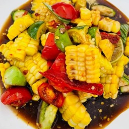 ตำข้าวโพด ( เลือกใส่เนื้อสัตว์ตามใจชอบได้เลยค่ะ )