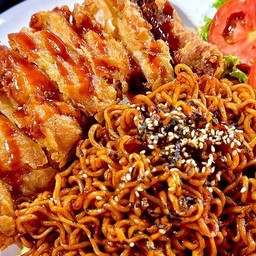 มาม่ารสเผ็ดไก่กรอบซอสเกาหลี