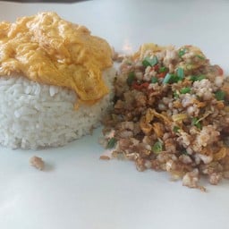 ข้าวหมูสับพริกเกลือไข่ข้น