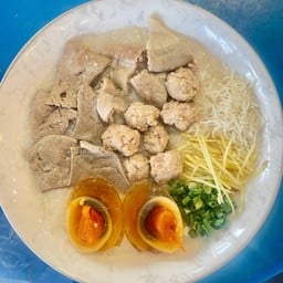 โจ๊กไข่เยี่ยวม้า(หมู ตับ ใส้)