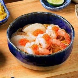 ข้าวซอยเส้นสดหอยเชลล์ และกุ้ง ไข่กุ้ง