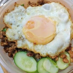 ข้าวกระเพราหมูสับไข่ดาว 5 กล่อง