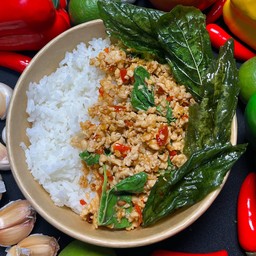 ข้าวผัดกะเพราไก่สับ