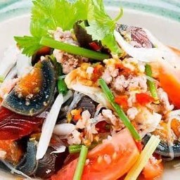 ยำ ไข่ เยี่ยวม้า