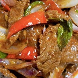 พริกเผาเนื้อราดข้าว