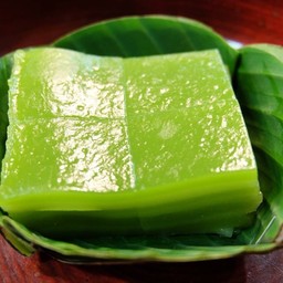 ขนมชั้นใบเตย