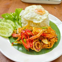 ข้าวราดผัดผงกระหรี่  (เลือกวัตถุดิบได้)