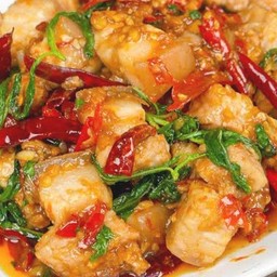 ผัดกระเพราหมูสามชั้น  กับข้าว