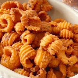 แป้งฟูฟู - ครองแครงแป้งโฮลวีต Whole Wheat Crisps