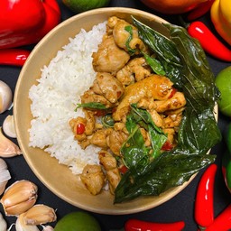 ข้าวผัดกะเพราไก่ชิ้น