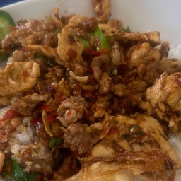 กะเพราไก่ราดข้าว