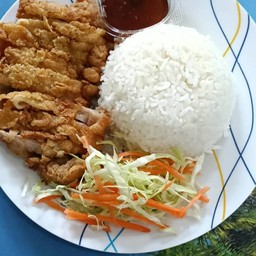 ข้าวไก่ทอดซอสน้ำปลา