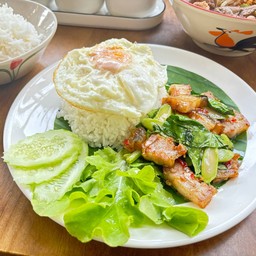 ข้าวราดผัดคะน้า (เลือกวัตถุดิบได้)