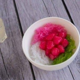 ทับทิมกรอบซ่าหริ่ม พร้อมน้ำกะทิ