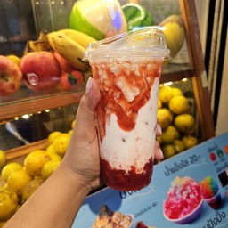 นมสดสตรอเบอร์รี่