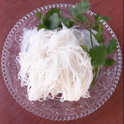 เส้นหมี่ขาวลวก
