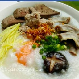 โจ๊กหมูเห็ดหอม(ฟรีน้ำเก๋กฮวย)