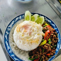 ข้าวกะเพราเนื้อ