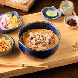 ข้าวซอยเส้นสดหมูตุ๋น