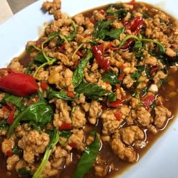 กระเพราหมูสับ