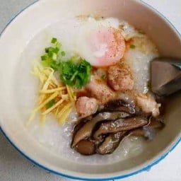 โจ๊กหมูเห็ดหอม+ไข่ (ฟรีน้ำเก๊กฮวย)