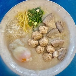 โจ๊กหมู ไส้ + ไข่