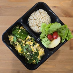 ใบเหลียงผัดไข่