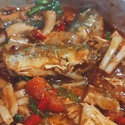 ข้าวยำปลากระป๋อง